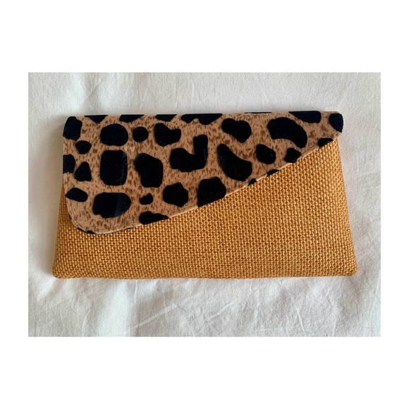 Leopard Clutch - Picture 1 of 2